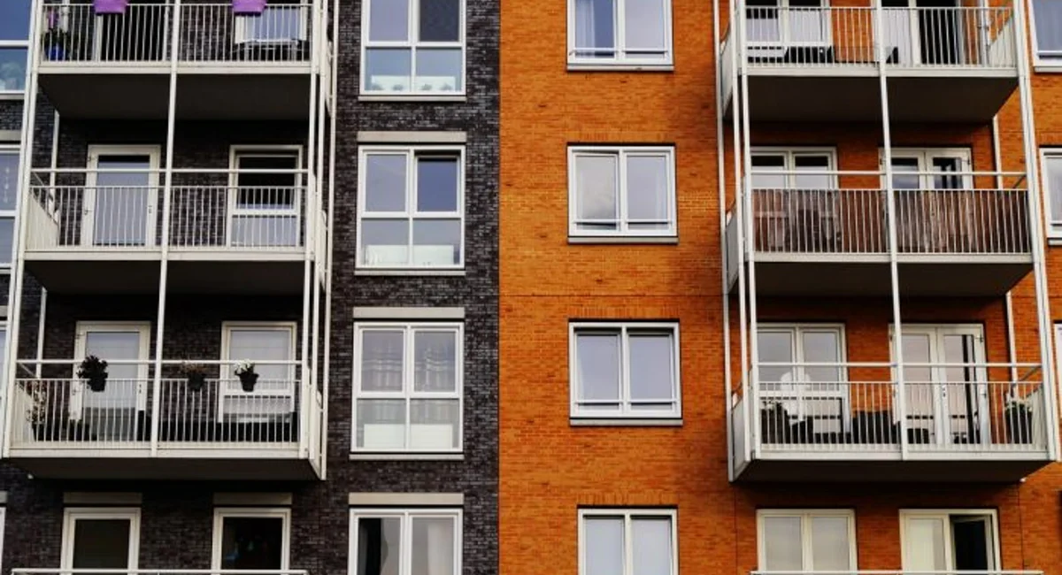 Apartment building